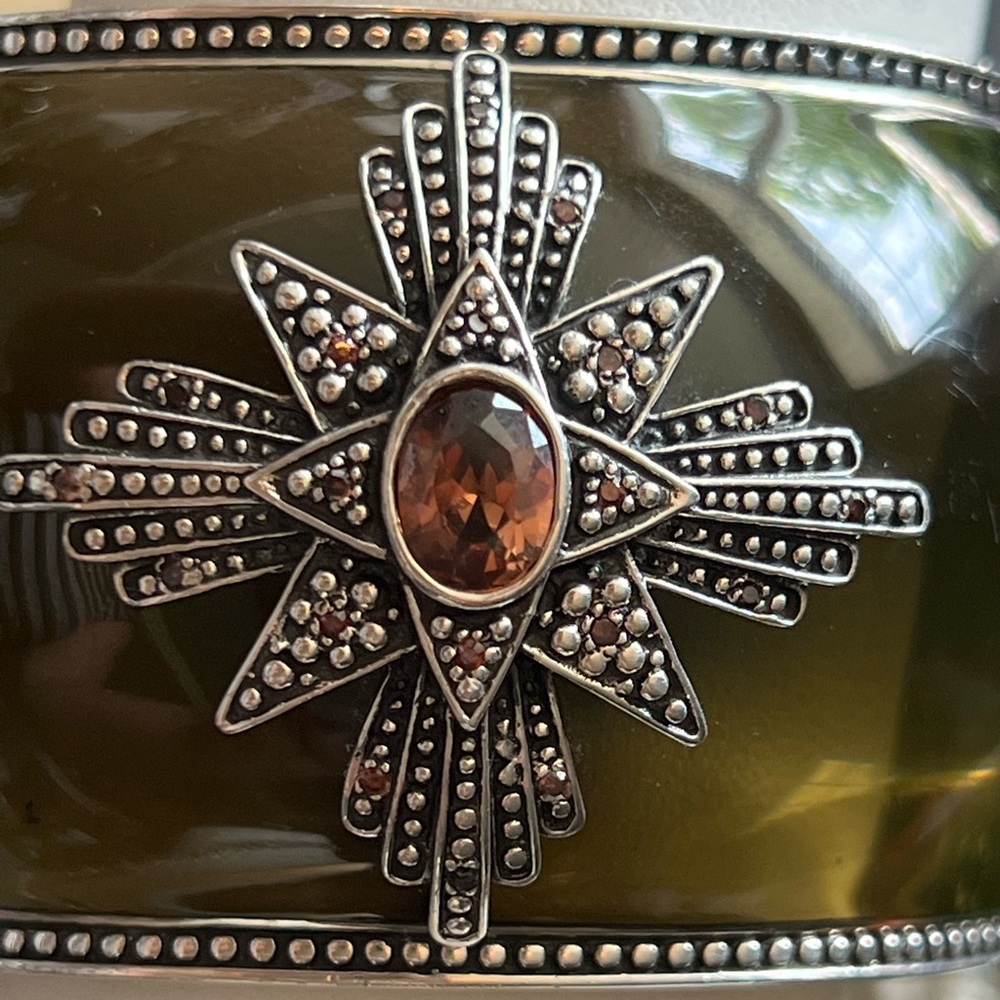 Vintage, Miriam Salat Green Medallion Hinged Cuff, 925 Sterling Silver💋